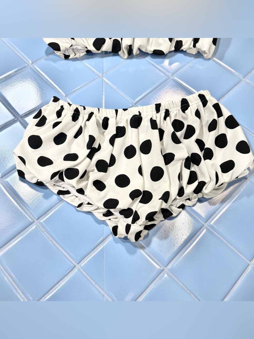 Missguided White & Black Polka Dot Crop Top and Shorts Set - Medium - Picture 5 of 11